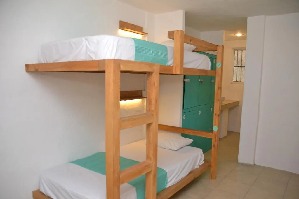 Hostal Mx 5Th Avenue Ostello Playa del Carmen 2*,  Messico